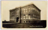 dakotacity_ne_school.jpg (53186 bytes)