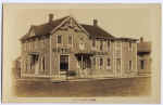 emerson_ne_hotelinman.jpg (50960 bytes)